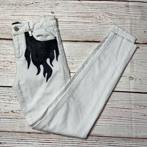 Sanctuary Denim White Skinny Jeans with Black Flames Sz 26 - Picture 2 of 12